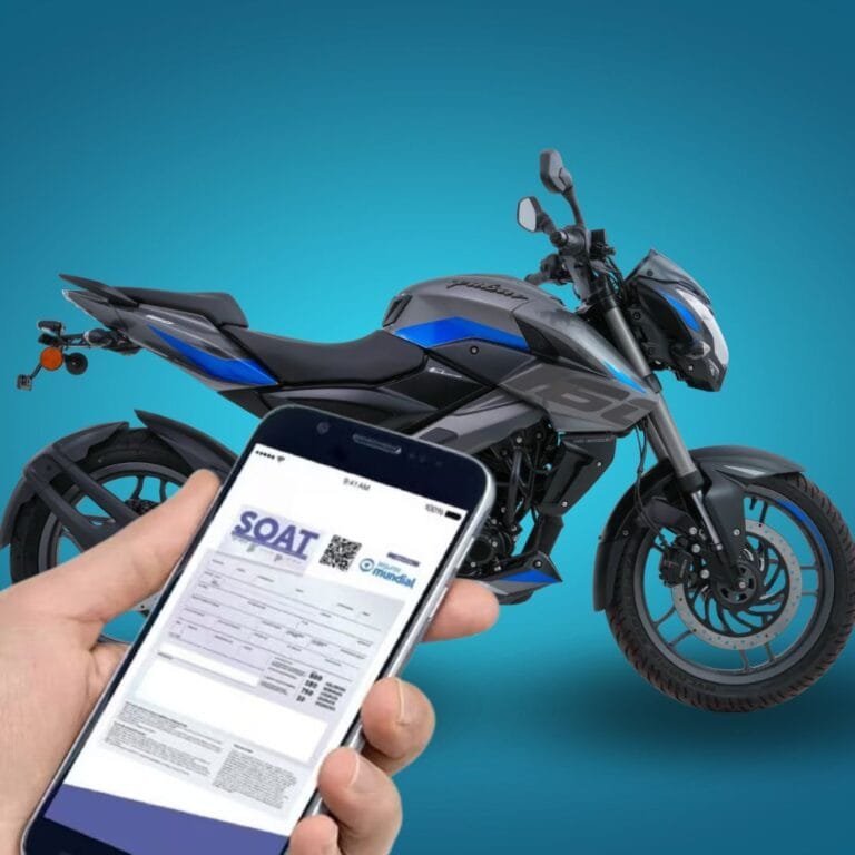Moto mostrando el SOAT obligatorio en Colombia